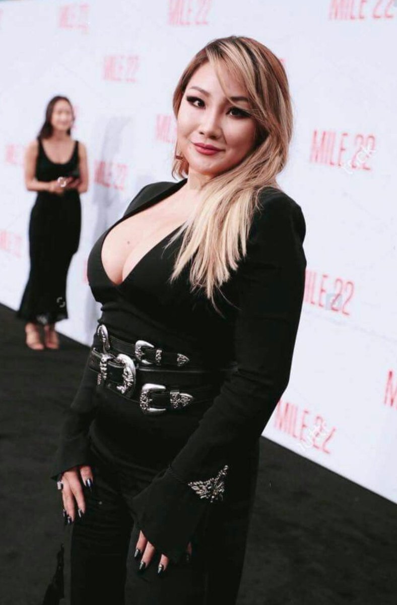 yutasnails's tweet photo. @kpopsapphic shocked and confused no one else has brought up CL but here i go <3 https://t.co/JJVvlniyCK