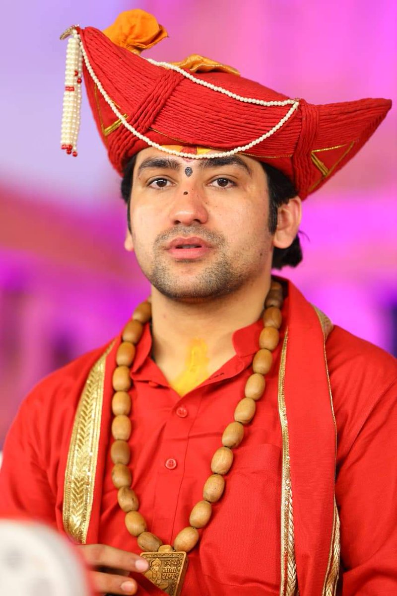 GoyalAbbu's tweet photo. संत और बसंत में, एक ही समानता है
जब बसंत आता है ,तो प्रकृति सुधर जाती है 
और जब संत आते है ,तो पूरी संस्कृति सुधर जाती है।

ना हम किसी भी धर्म का अपमान करते है।
ना अपने धर्म का अपमान सहन कर सकते। 

#IsupportBhageshwarDhamSarkar
#bhageshwardhamsarkar #bhageshwardham https://t.co/4nJtwWxkKV