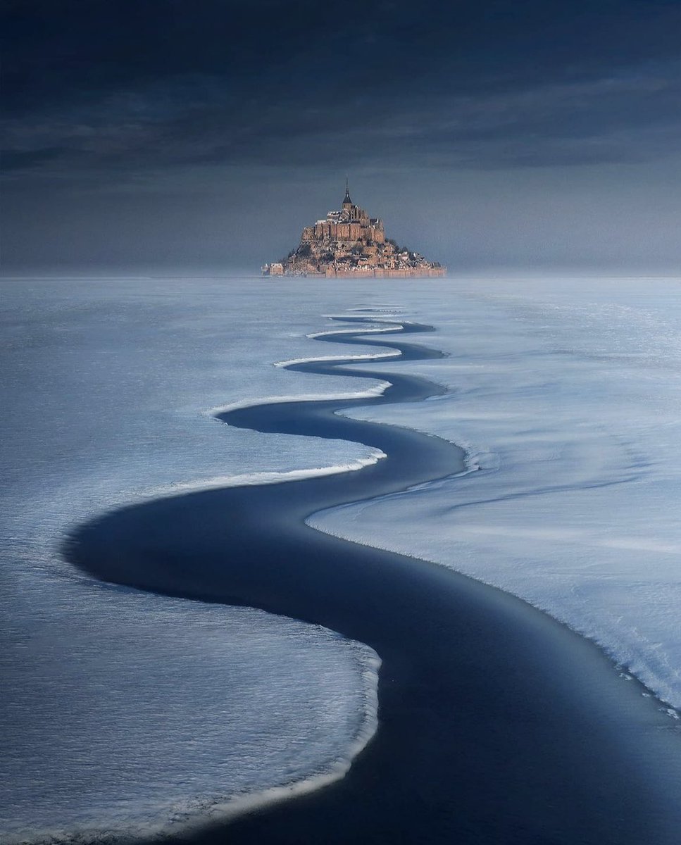earthcurated's tweet photo. A Snowy Mont Saint-Michel in France 🇫🇷 https://t.co/ld290nuhzs