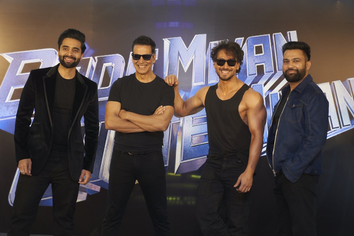 akshaykumar's tweet photo. A film I’ve been most eager to start #BadeMiyanChoteMiyan! Adding to the adrenaline rush is my Chote  @iTIGERSHROFF 
Hey Chote, you better remember during the shoot that you were born the year I started my career 😜 https://t.co/UnrfitmD4z