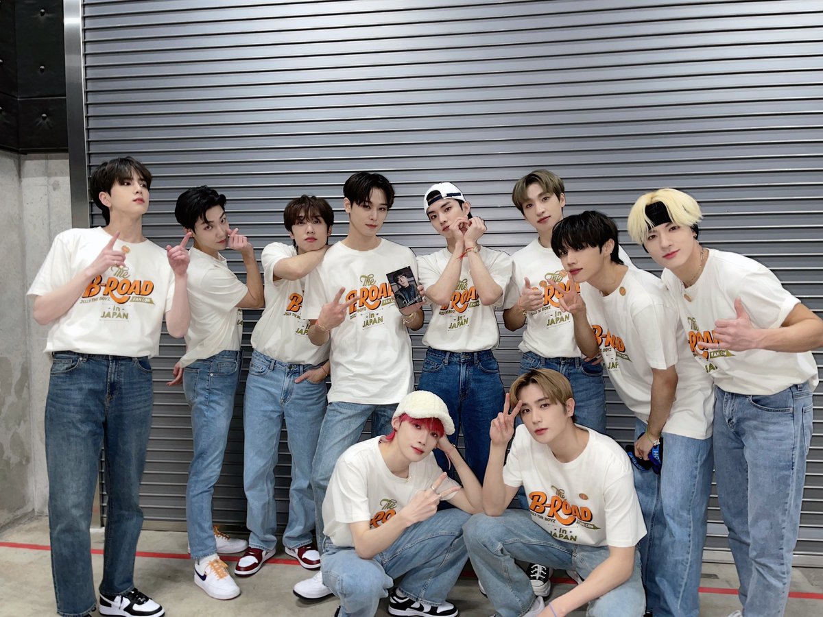 sounwoo's tweet photo. Though we met for The B-Zone before, but we're already miss your voice and red hearts ocean. I'm glad that I can hear and see that again this time for The B-Road, I hope tomorrow it will be even louder than this time. See you tomorrow as well, The Bs! 📢 https://t.co/hew8tcEqRO