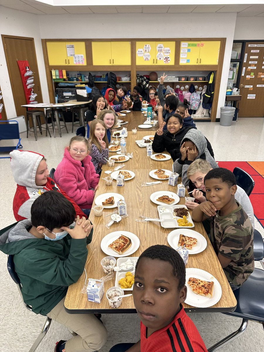 Celebrating our winter door decorating contest win with a pizza party, family style! 🍕 ❤️ <a href="/JTRobertsSCSD/">J. T. Roberts School</a> <a href="/SyracuseSchools/">Syracuse City School</a> #4thgrade #ourclasscommunity