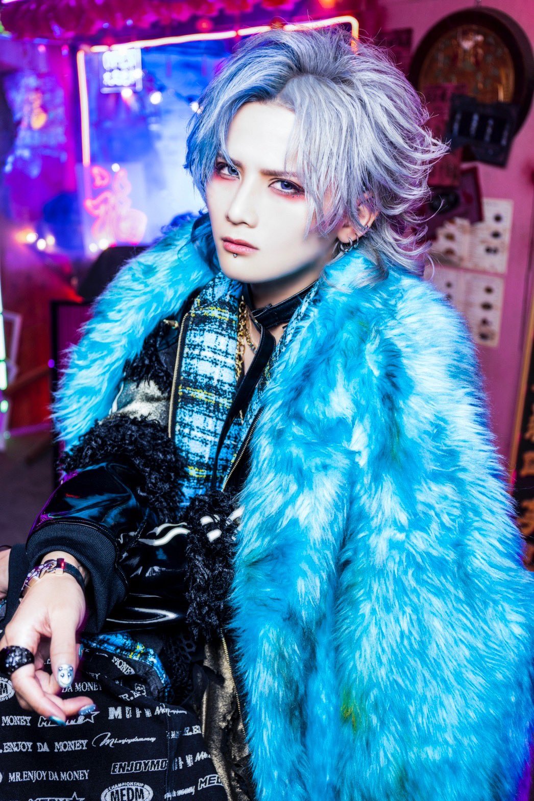 Royz  アー写 新個人アー写大公開！ | Royz Ba.公大 オフィシャルブログ 『赤