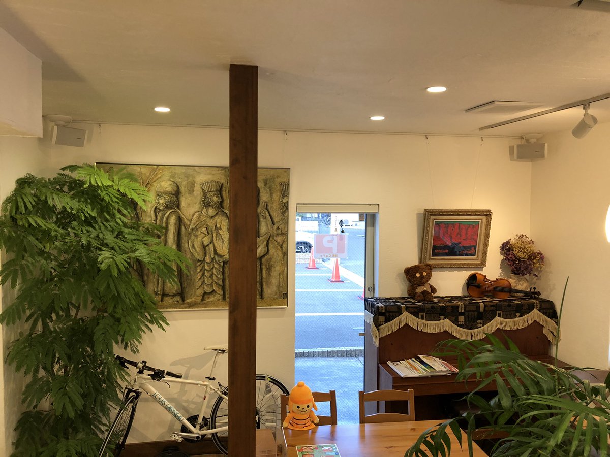 hiroshidechu55's tweet photo. 2/25(土)にライブさせていただく緑町カフェさんに寄ってライブスペースの確認してきました。
#緑町cafe #ライブ #藤原光江 #dotchys #オクダヒロシ #高槻市 #大阪府 https://t.co/2ZLP1PfaCA