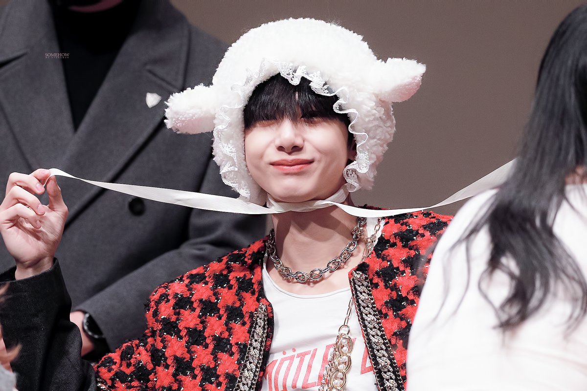 somehow_hw's tweet photo. 230120 애플뮤직팬싸
뽀송뽀송 뽀송이🐏 

#형원 #HYUNGWON 
#몬스타엑스 #MONSTAX https://t.co/AqWO2UCQxW