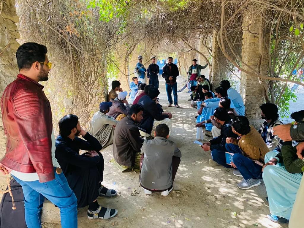 bseouok's tweet photo. بلوچ اسٹوڈنٹ ایجوکیشن‌ آرگنائزیشن ءِ نیمگ ءَ چہ نوک آؤکیں درائیں بلوچ نودربر وش اتک‌ کنگ بوتگ اَنت
وش اتک ءَ پد یک‌ مچّی ئے برجم دارگ بوتگ کہ آئی ءِ توک ءَ نودربراں وتئ پجار کنائینتگ۔
#Bseo #bseo_alert https://t.co/Vh0WUrsLsj