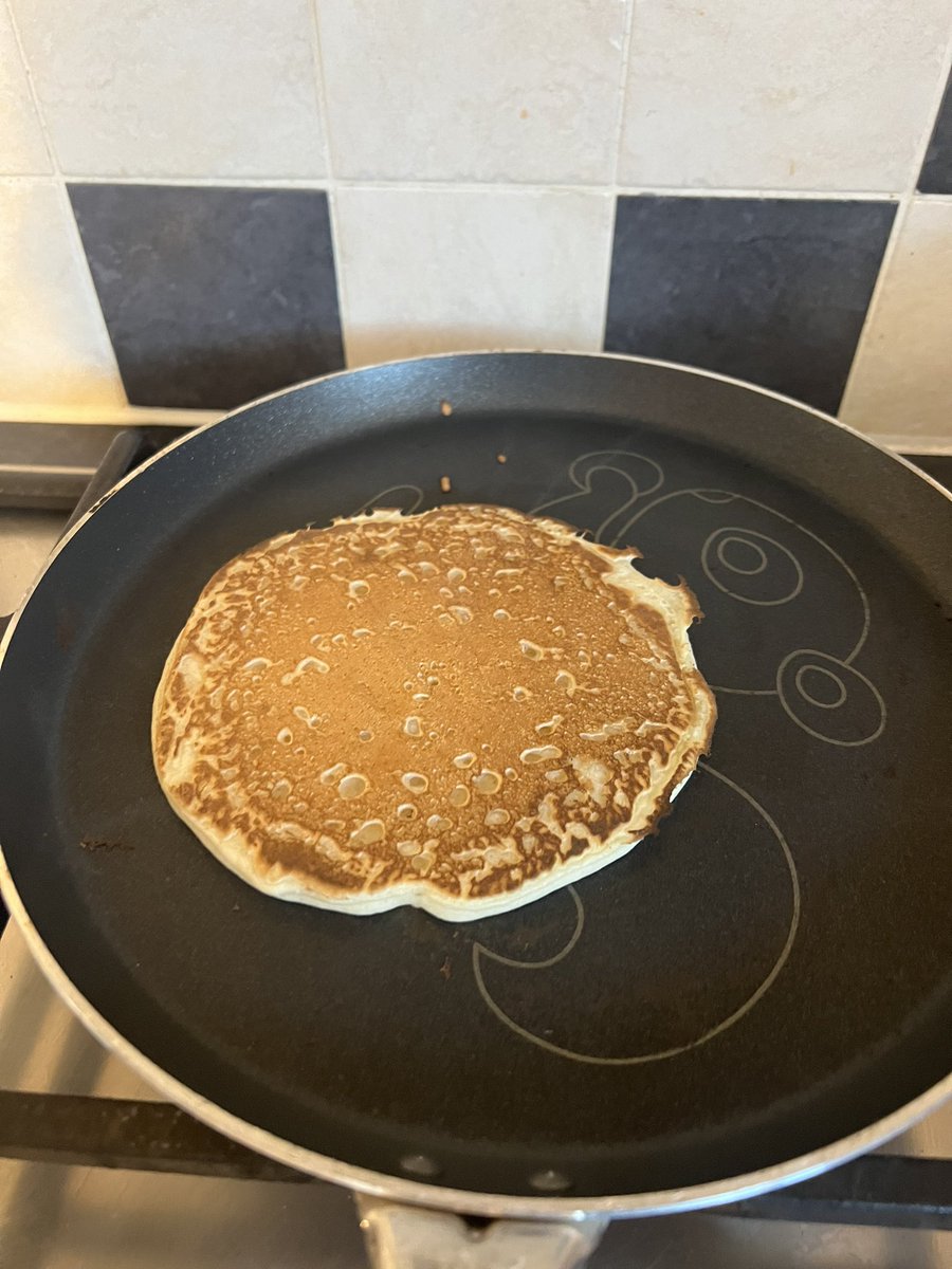 Peegee1975's tweet photo. Pancakes for the girls. #bestdad #freedom https://t.co/d63M4US4AK