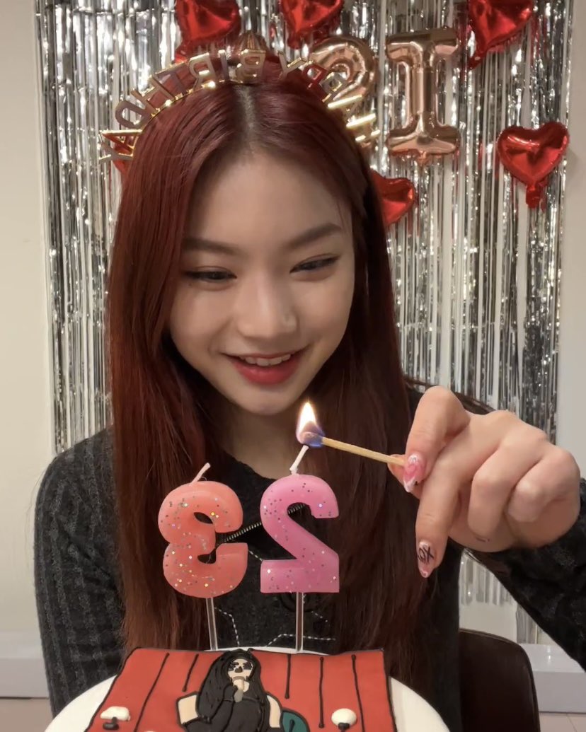 swithcafe's tweet photo. isa birthday live 🐱❤️ https://t.co/ODlvGlxNLo
