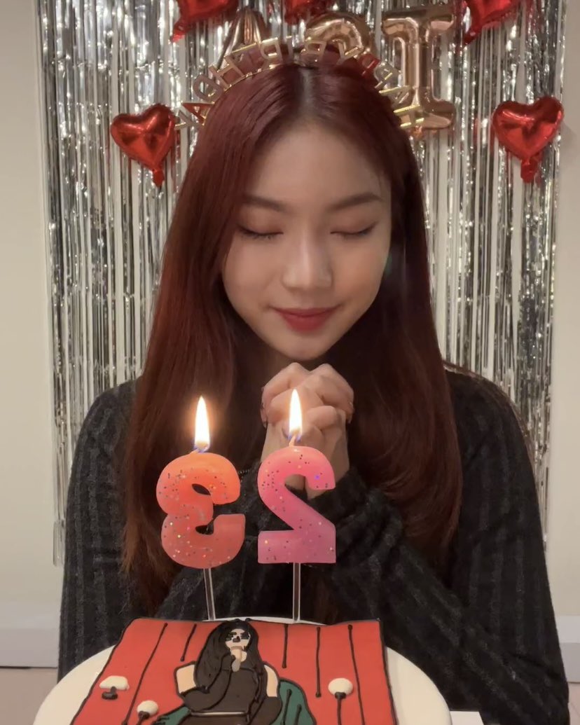 swithcafe's tweet photo. isa birthday live 🐱❤️ https://t.co/ODlvGlxNLo