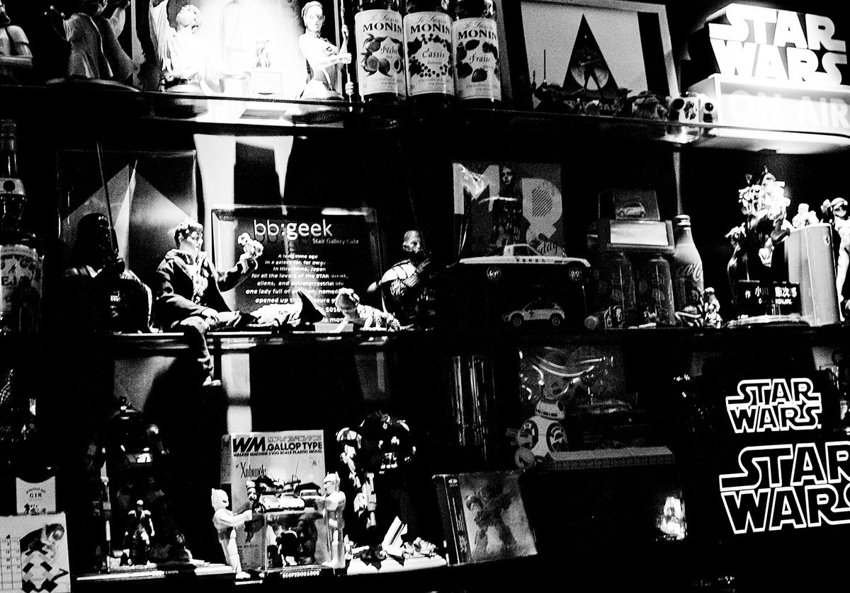 2717tono's tweet photo. #bbgeek #大人の隠れ家 #starwarscafe #ビービーギーク #monochrome #contax #film #xp2 #zeiss #testshooting https://t.co/TvW4528yk7