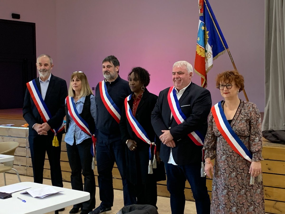 FabriceMaireAdj's tweet photo. Voici monsieur Gérard LIGORA élu Maire de #valergues avec son équipe d'Adjoints
Catherine Pohl
Fabrice Pecqueur
Clarisse Breisse
Patrice Foutiau
Sandrine Dubois Lambert
Élus ce matin en conseil municipal
@Midilibre @myMetropolitain @bleuherault @HeraultTribune https://t.co/suV3XljRcc