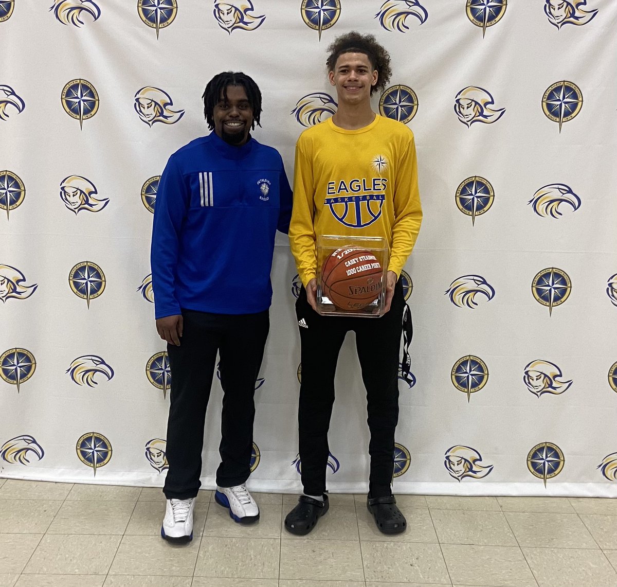 coachcooplive's tweet photo. Happy birthday and happy 1000 point club to my man @502_casey ✊🏾✊🏾✊🏾 proud of you kid https://t.co/2XcezpDWMf