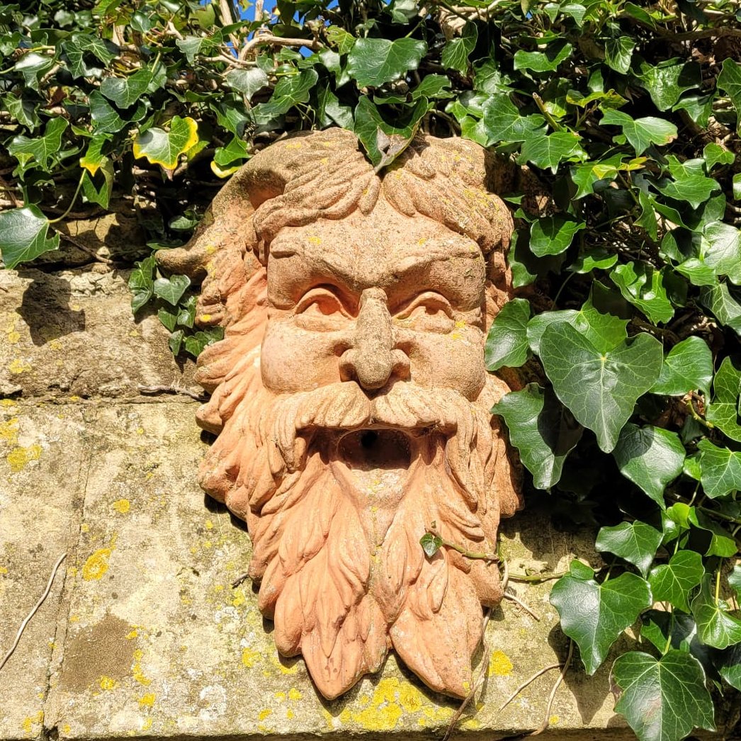 NTNewarkPark's tweet image. The green man is very happy about Spring! But do you know where you can find him? (Clue: he's in the walled garden.)

#greenman #sculpture #springisonitsway