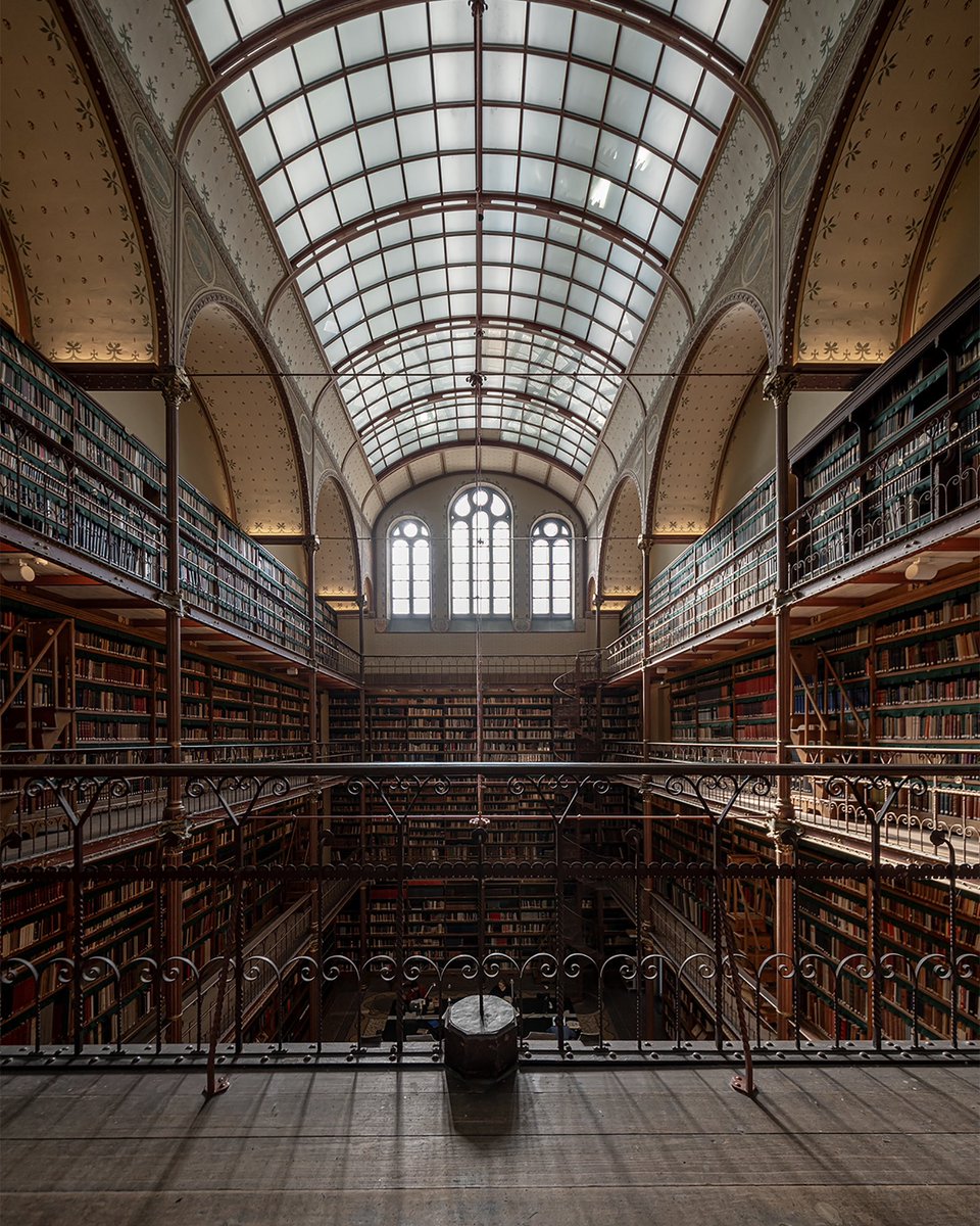 Die Bücherei im Rijksmuseum in Amsterdam. Sie ist die größte kunsthistorische Bibliothek der Niederlande. Nicht nur diese Bücherei hat mich beeindruckt, sondern auch das ganze Museum. Das sollte man besuchen, wenn man in Amsterdam ist. Warst du schon mal hier?