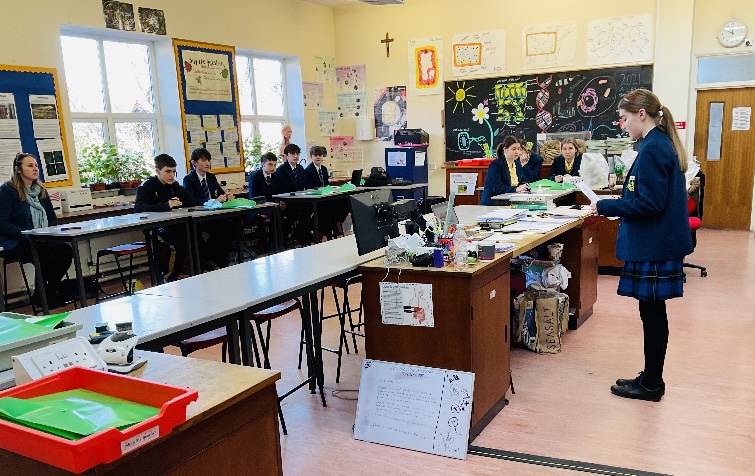 StEdwardsChelt's tweet photo. Can you discuss a STEM topic with passion and presence? Year 9 can!
They are participating in Famelab Academy. Each student prepared a 2-3 minute talk on a STEM topic-judged on their Content, Clarity & Charisma. The school winner will represent us in the county final.
#SECscience https://t.co/xitn6Lnwy1