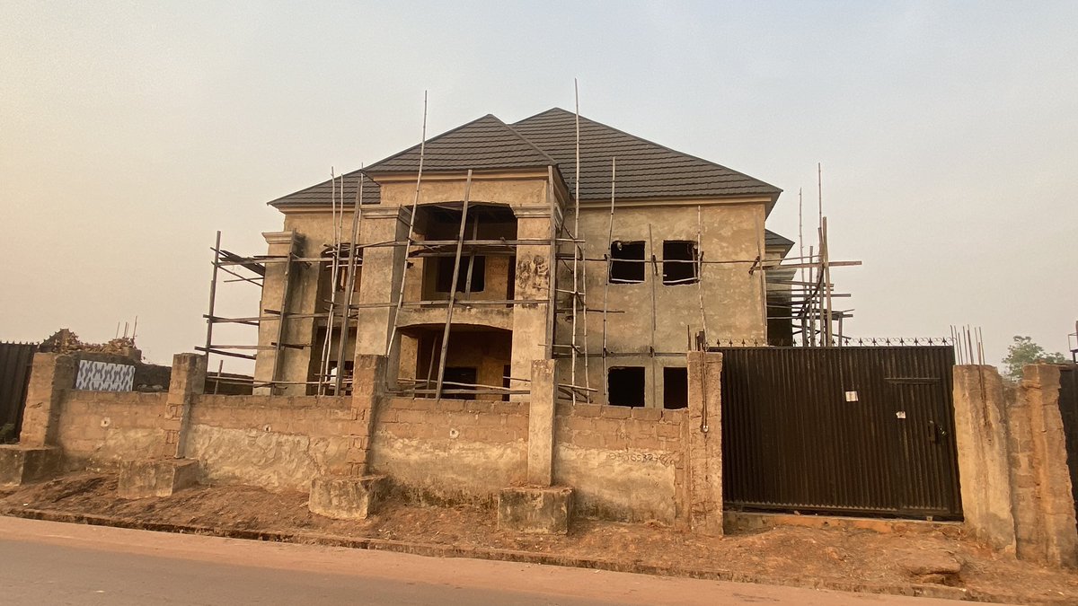 dhemiantv's tweet photo. A six rooms duplex with BQ sitting on two plots of land. One Minute drive from Adoration, Back of Enugu Airport, Five Minutes drive to Nike Lakes Hotel. It has irrevocable power of attorney as document.
#enugu #enuguproperties #realestate #distressedsale #BBTitans2023 #BBTitan https://t.co/TlOavTtFOI
