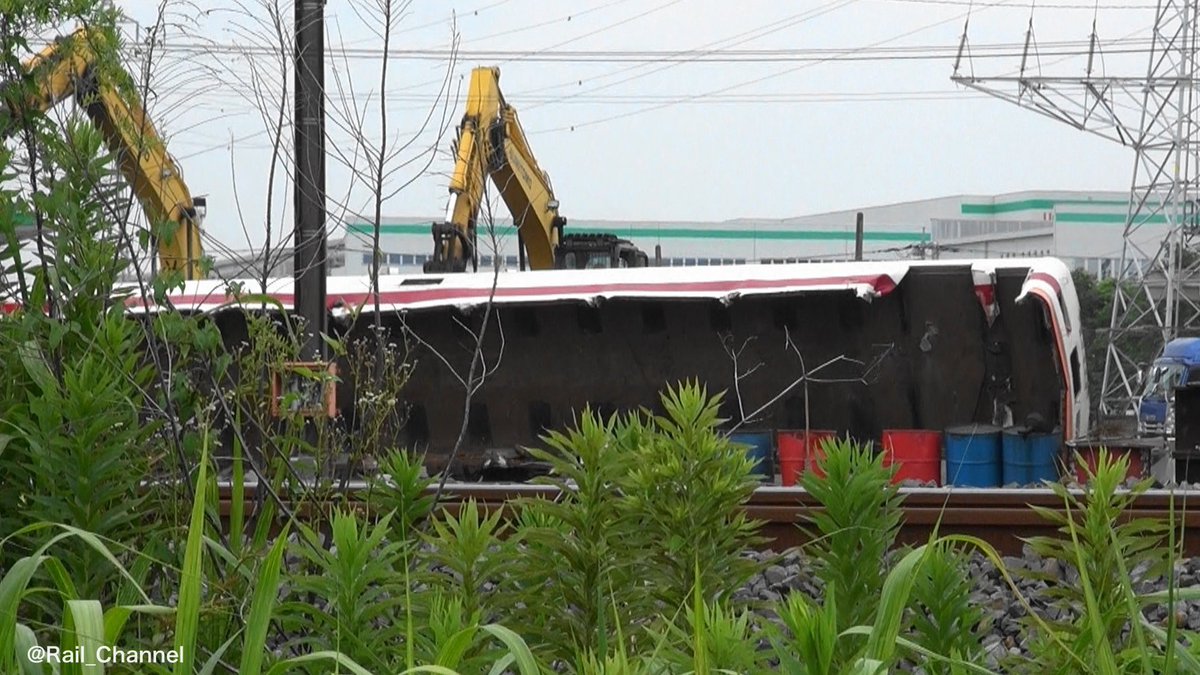 Rail_Channel's tweet photo. 2022.7.19の #北館林 その3
#353F 353-1号車 解体。今になって追加画像4枚

#350型 #1800型 https://t.co/nzHgrf8quP