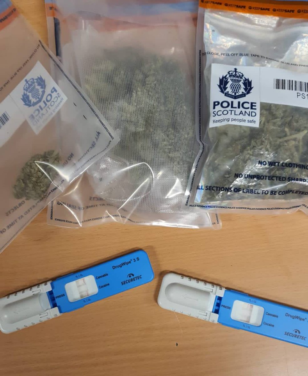 PSOSRoads's tweet photo. #A96 at #Fochabers

Two cars seen driving together. One driver had no licence, insurance or MOT &amp; had not updated their registered keeper details. Both drivers provided positive drug tests for cocaine &amp; cannabis. Both found to be in possession of cannabis. Both arrested.

#NERPU https://t.co/71DR9qPFVY