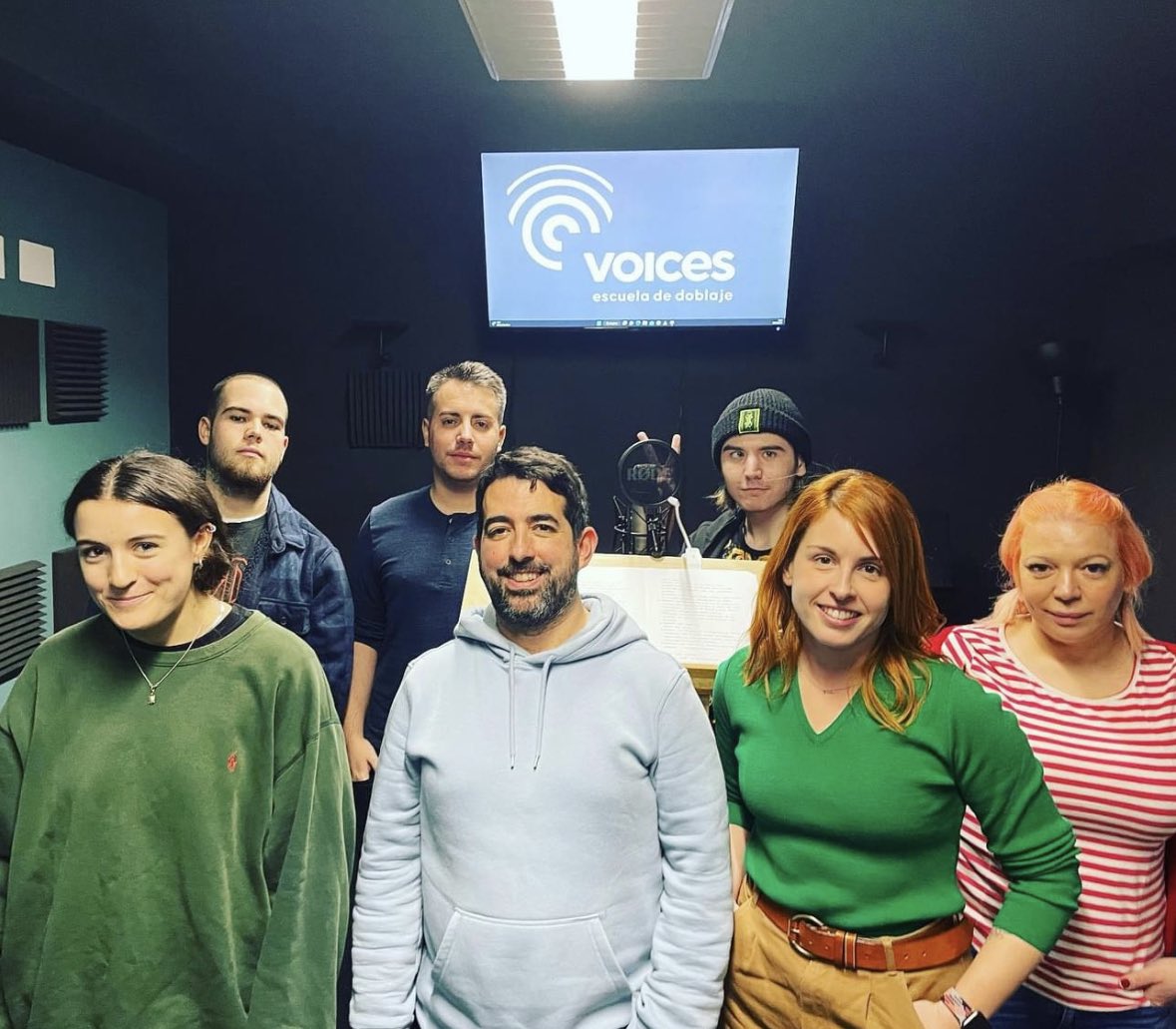 voicesdoblaje's tweet photo. 🎙🎙🎙🎙🎙
¡Bienvenid@s chic@s!

Una nueva generación de actrores/ices de doblaje ha comenzado hoy su andadura.

Nos quedan al menos 9 meses por delante para exprimirlos al máximo.

¡GRACIAS! https://t.co/kwR7juKjir