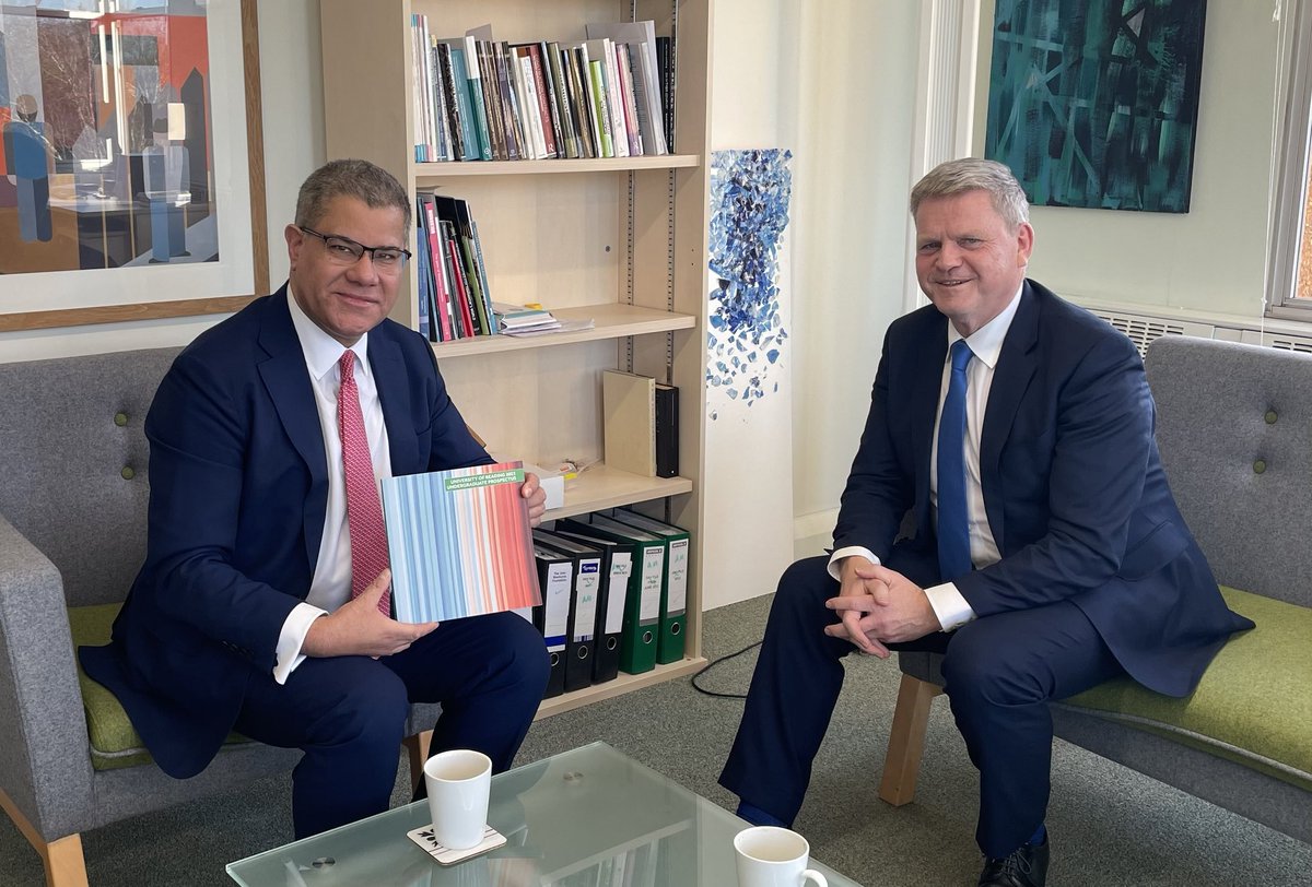 Great discussion with ⁦⁦<a href="/UniofReading/">Uni of Reading</a>⁩ Vice Chancellor ⁦<a href="/vandenoort/">Robert Van de Noort</a>⁩ about the university’s #climate science and research work

Displaying the world-famous climate temperature warming stripes visualisation produced by Reading Uni’s Prof ⁦<a href="/ed_hawkins/">Ed Hawkins</a>⁩