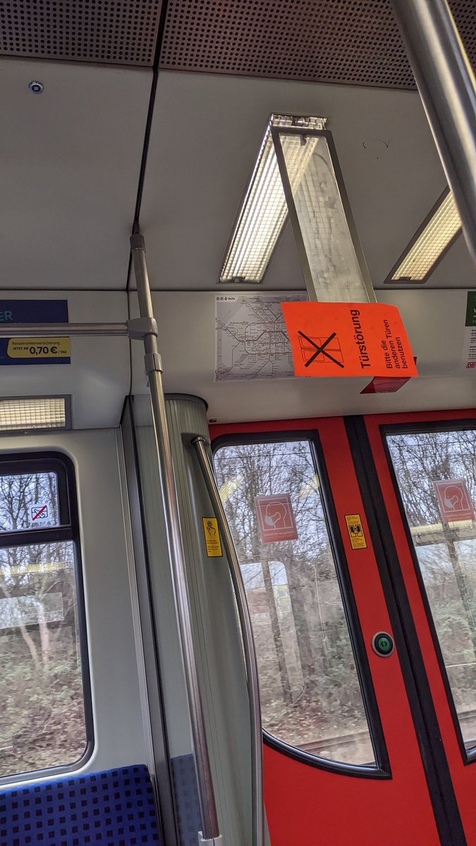 AkiEule's tweet photo. @SBahnBerlin vielleicht kann hier jemand Mal schauen . Schönen Gruß https://t.co/vHrioXPXlH