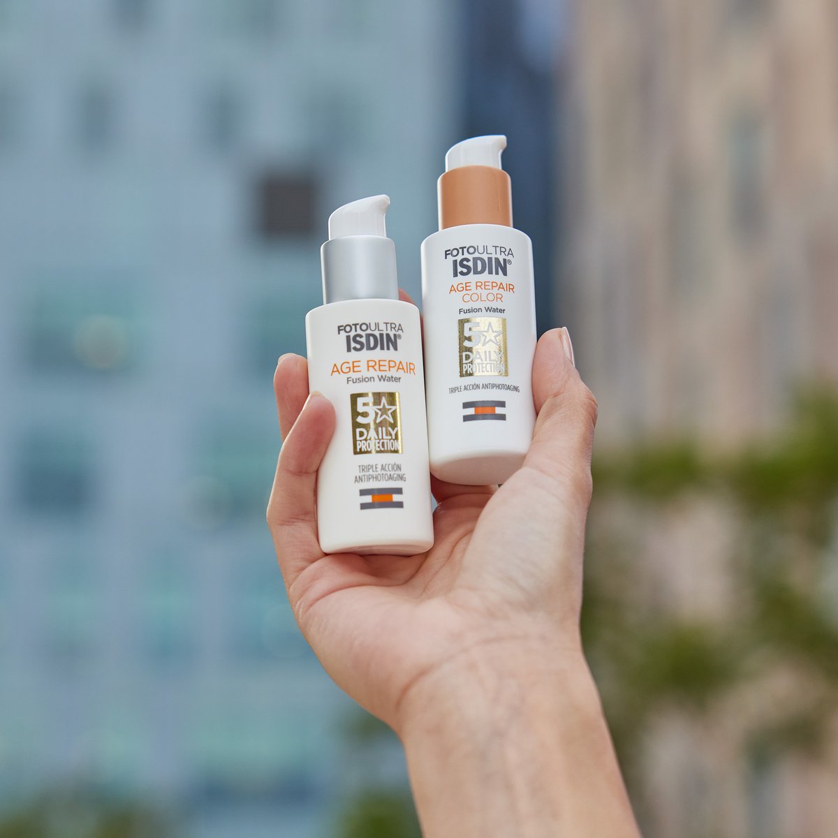 Gracias a su triple acción, Age Repair te ayuda a combatir el fotoenvejecimiento de la piel todos los días del año. Si además buscas un efecto fotoprotector antiedad con color, ¡Age Repair Color será tu gran aliado! 😍 
 
Consíguelos en tu farmacia más cercana 📍