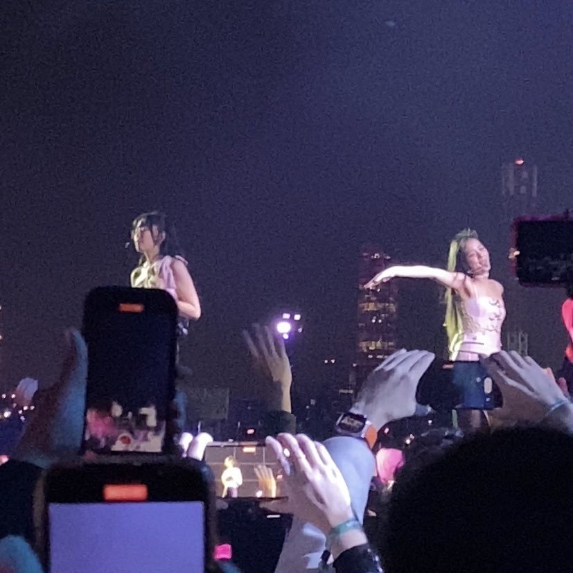 vvippmo's tweet photo. يوم لاينسى 💗🖤 
 #بلاكبينك_في_الرياض 
#BLACKPINKinRiyadh https://t.co/s6rVK2IbO5