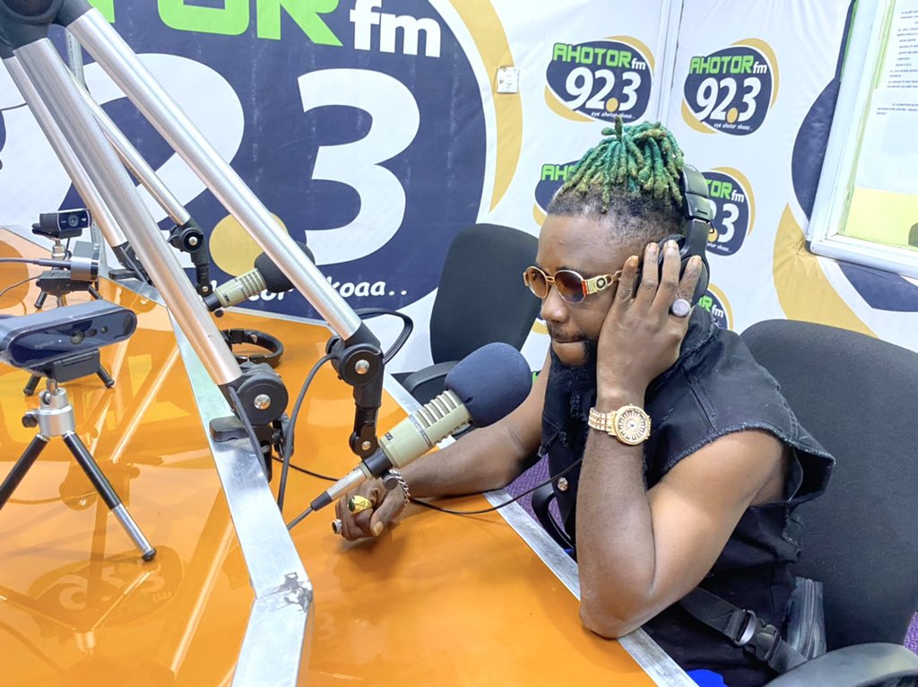 kay9iceofficial's tweet photo. Last night was lite ๐ฅ๐ฅthank you @ahotorfmofficial for having me around. And to all the DJ's. #Faky3 Link in bio, Put the word out!! #WeGoo4lyfโ
#stunnasmultimedia #kay9ice #afrobeats #viral #ghana https://t.co/Bcl4via8WU