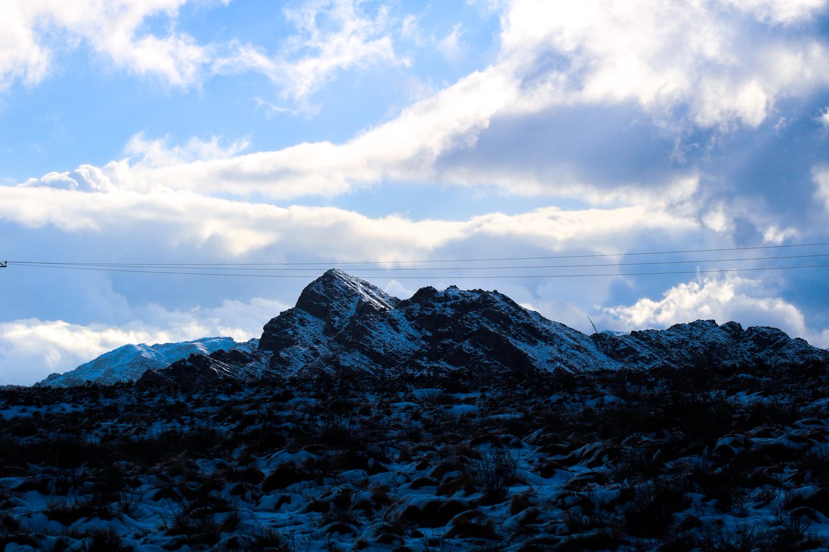 Ayeshaalamzehri's tweet photo. Balochistan now a days🏔

کوه چلتن سرسبز و حسین ❤

 فطری ماحول پر مبنی خوبصورت مناظر، دلکش اور دلفریب سیاحتی مقامات اور خوبصورتی فطری مناظر سے بھرپور سرزمین بلوچستان کا ہر رنگ حسین اور ہر روپ ہی سہانا ہے

#QuettaSnowfall #Chiltan #Balochistan https://t.co/2VyzDiKpDb