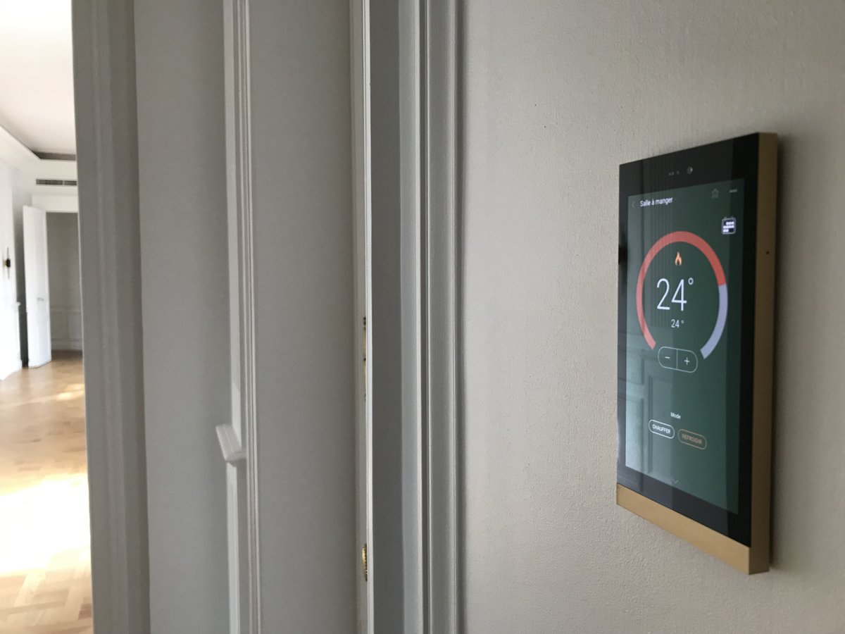 Quand #luxe #design et #technologie se marient, les intérieurs sont sublimés, et la vie quotidienne est simplifiée.
<a href="/BasalteBE/">Basalte</a> @knxassociation 
#luxury #luxuryhomes #smarthome #design #architecture #architectedinterieur