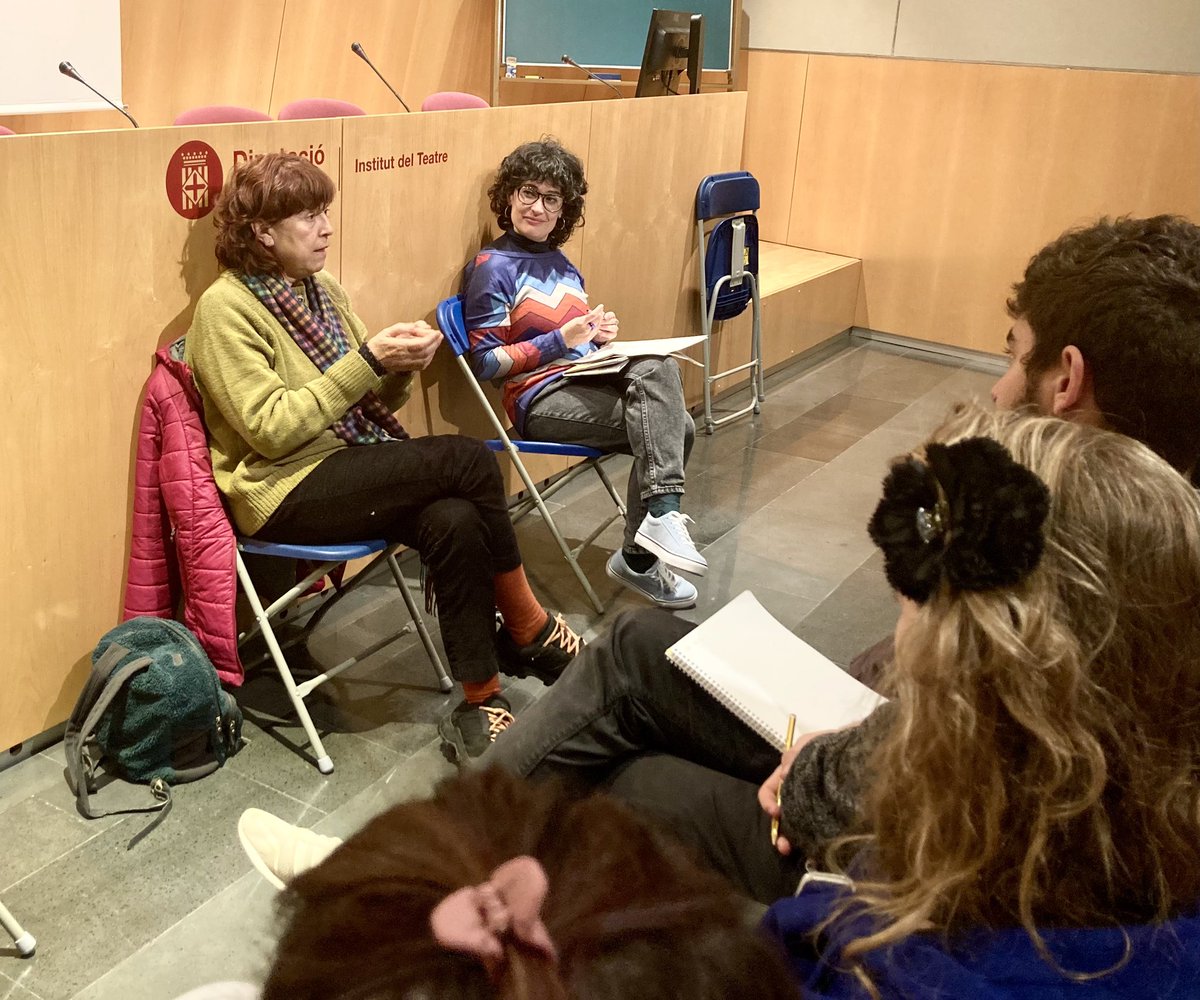 PepelGuardiola's tweet photo. Diàlegs PAEAS 22-23: l'Anna Caubet d' @impactat_teatre  i la @rociomanzano  de @pedagogiaesmuc NUScooperativa "dialoguen" sobre arts escèniques i acciò social @institutteatre @pedagogiaesmuc https://t.co/MmuSQhZV3s