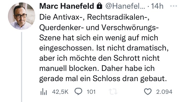 PharmaSurvivor's tweet photo. @goddek @flying__doc Hey Dr. Simon - diesen Thread schon gesehen? #LyingDoc gibt‘s jetzt nur noch mit Schloss, weil er mit Hetze der Rechtsradikalen konfrontiert sei (Musk sei auch schuld, da er die „Horde gesperrter Accounts“ losgelassen habe). Der Doc bezeichnet Impfgegner als „globale Bedrohung“. https://t.co/7GEoR5fjxf