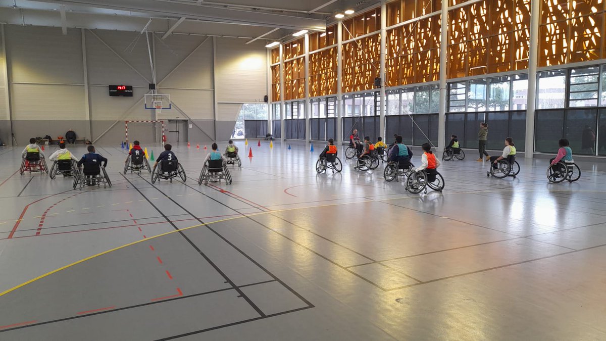 CultureCotton2's tweet photo. Trois classes de #6e ont été sensibilisées au #handicap grâce à une rencontre sportive et citoyenne de #handihand avec l'association HAC ! Une action rendue possible par l'#AAP Les valeurs de l'olympisme des #actionseducatives du @valdoise #handisport @GOlympique https://t.co/LSv19MMxA4