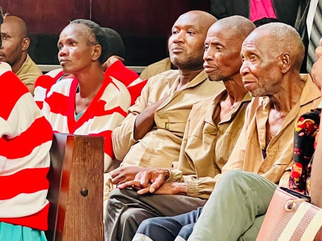 daddyhope's tweet photo. These men and women are in a Zimbabwean jail for meeting at a private residence last Saturday.

Some of them are in their 70s and 80s.

They are members of Zimbabwe’s main opposition party, CCC.

They are accused of meeting at this private residence without informing the police. https://t.co/WGSBsT5RnW