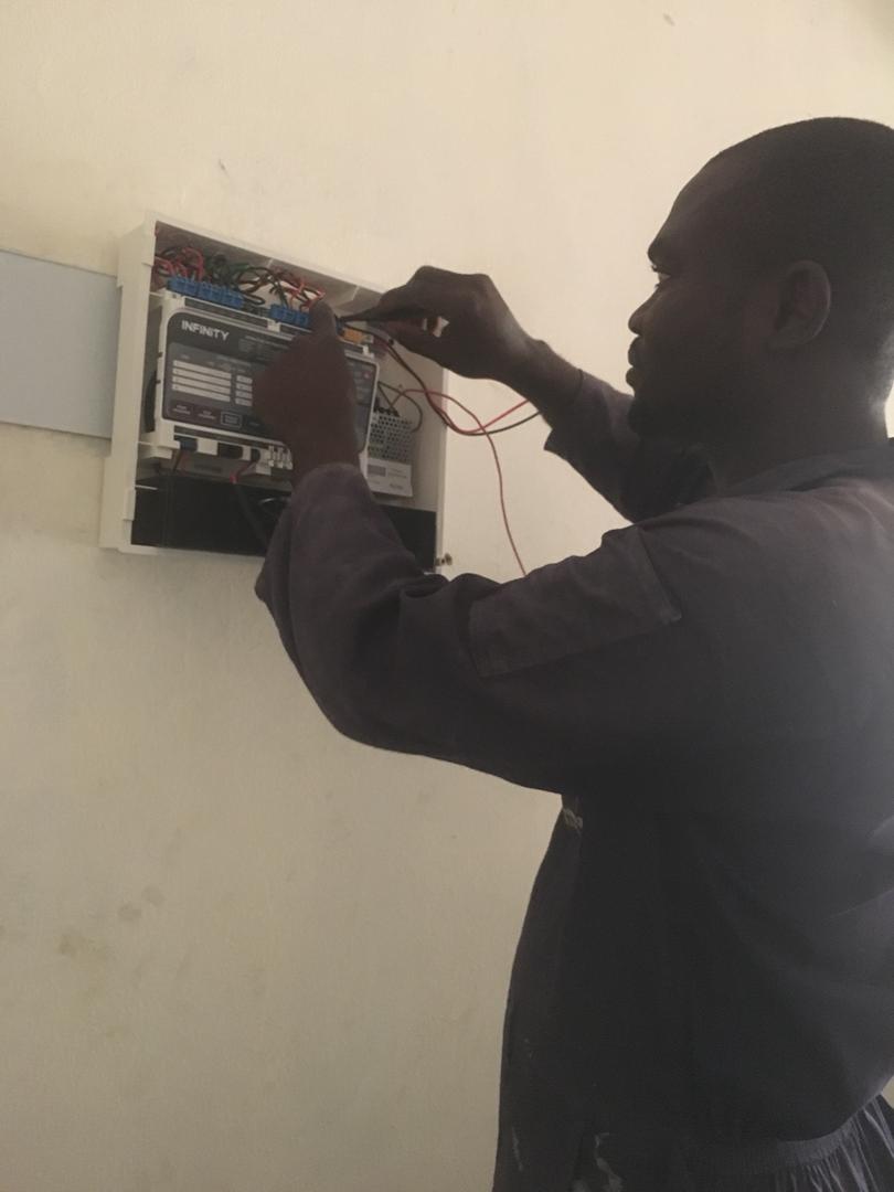 Demiiluv's tweet photo. This is what I do,
Electrical Installation( conduit, etc)
Smoke detector installation 
Dish installation (DStv, startime e.t.c) https://t.co/v7IpfluIl7