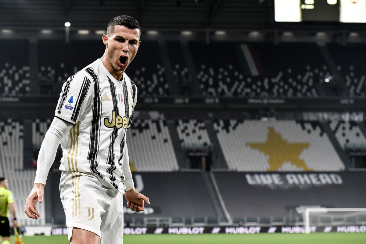 ronaldowarrior's tweet photo. Juventus had a player who scored 101 goals and won them 5 trophies in 3 seasons with an average squad. 

Hope this helps. https://t.co/kJvMisBf9E