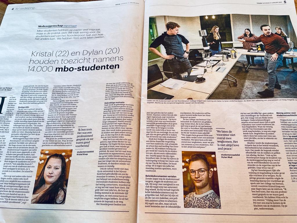Noorderpoort's tweet photo. Mooi reportage in @trouw over hoe we bij #Noorderpoort de medezeggenschap van onze 14.000 studenten hebben georganiseerd. 

In de hoofdrol Kristal en Dylan van onze studentenraad én begeleider @JasperDoremalen 

➡️ lees hier het artikel https://t.co/EQYl5EixCt https://t.co/ewsbCtKW7p