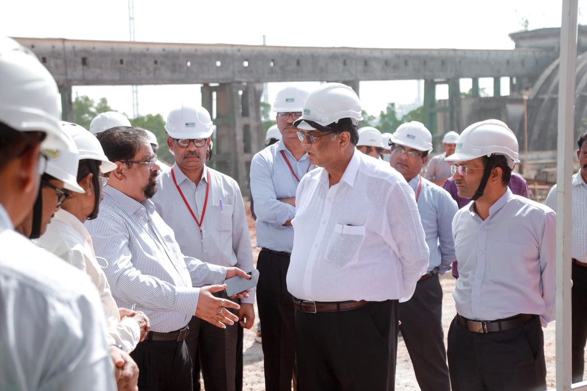 fact_kochi's tweet photo. Bhoomi Pooja for the construction of the main building for the new NP plant at Cochin Division, Ambalamedu https://t.co/mzCxoqget3