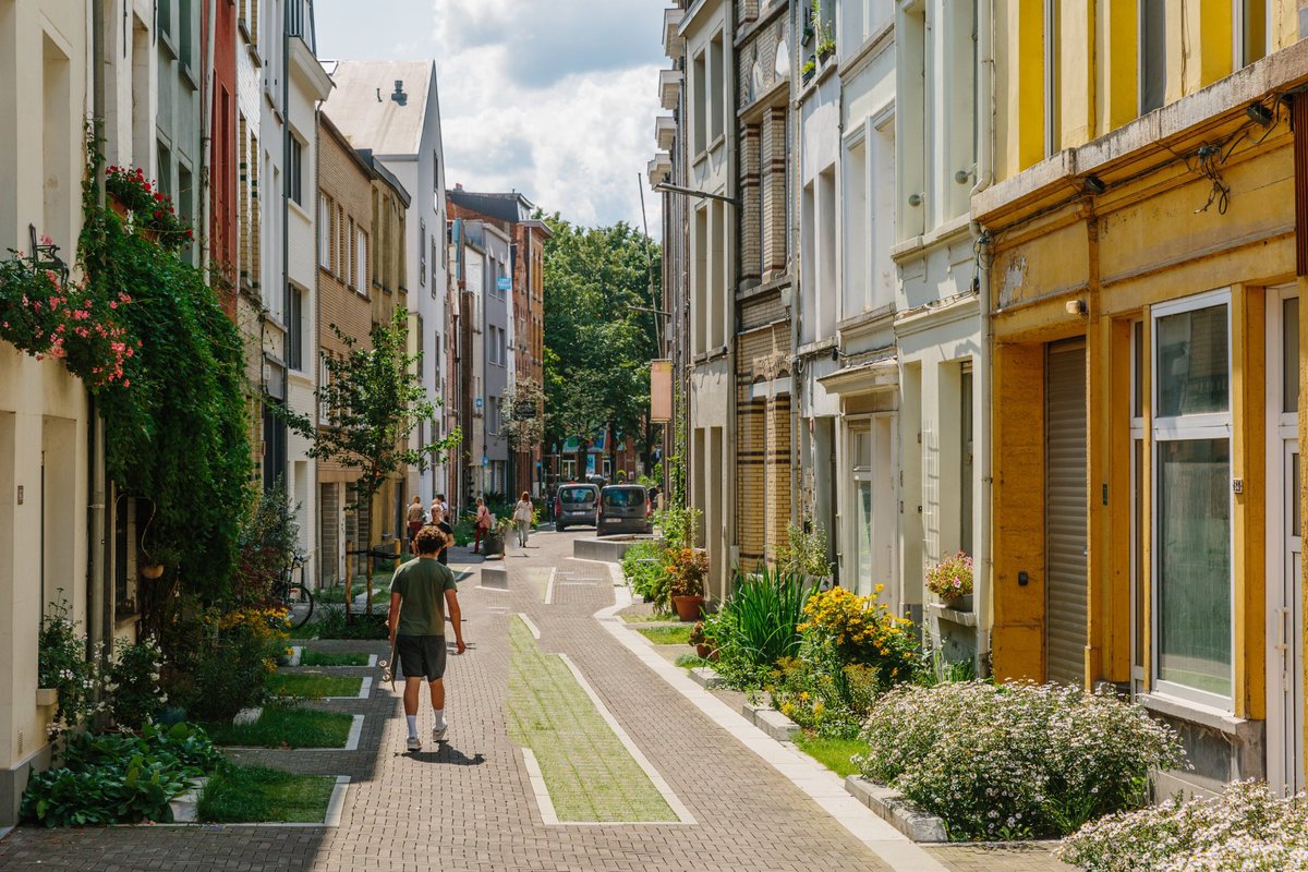 alsayel's tweet image. (صناعة المكان بواسطة المجتمع)
"لكل فرد الحق في العيش في مكان رائع ، والأهم من ذلك أن لكل فرد الحق في المساهمة في جعل المكان الذي يعيش فيه رائعًا بالفعل".
- فريد كينت

#مدن_للناس