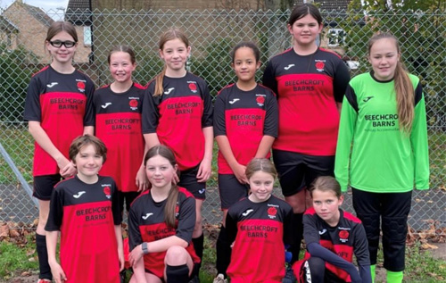 ReephamLife's tweet photo. New kit for Cawston @RedRose_FC girls' football team sponsored by @BeechcroftBarns and @LargoUK https://t.co/38yxWsaEKw https://t.co/I2umDPdLMx