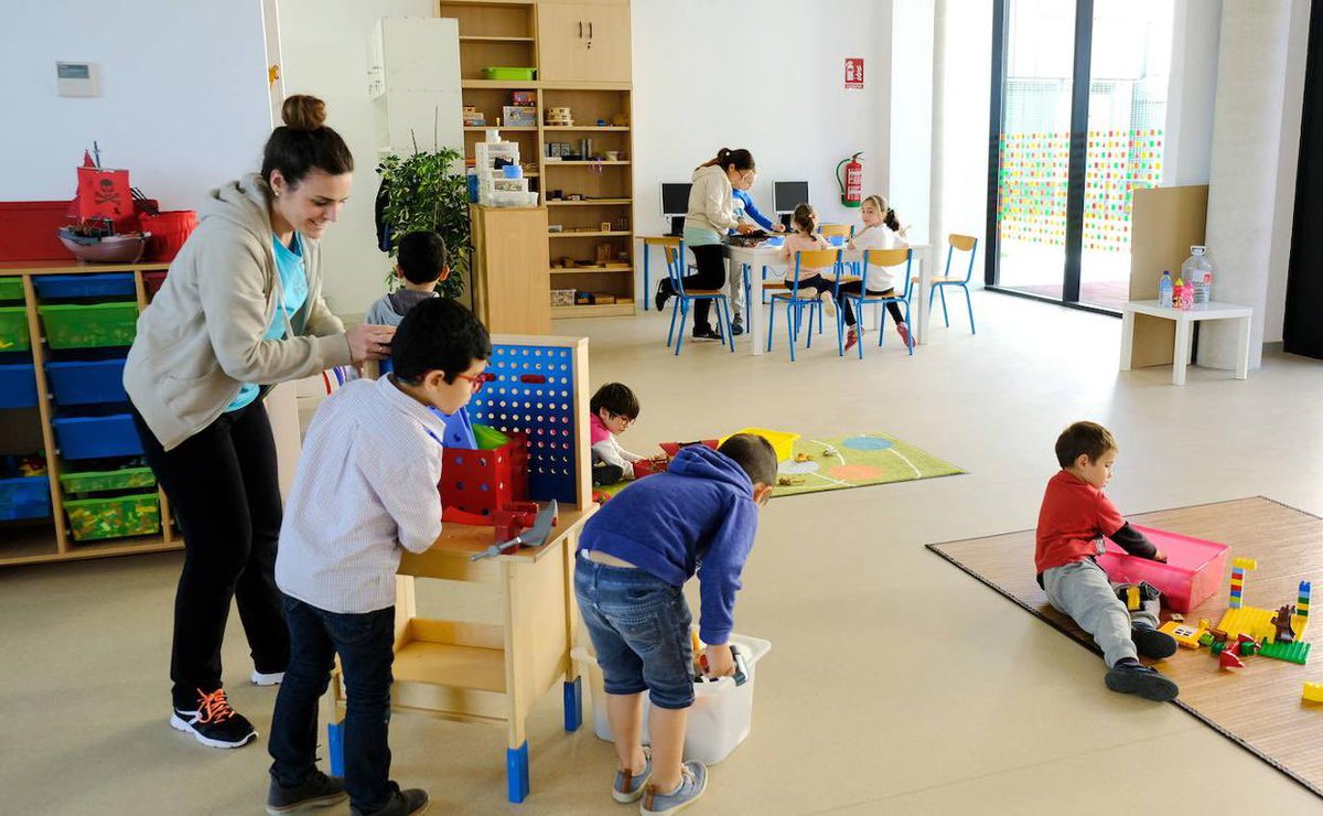 Alvaro__Lavin's tweet photo. #Santanderciudad aprueba la convocatoria de #becas de #guardería para 2023 con un presupuesto de 240.000 euros
Para las #familias #numerosas, #monoparentales y mujeres víctimas de #ViolenciaDeGenero cubre el 100% de la cuantía
@IgualdadSDR
#ServiciosSocialesParaTodos https://t.co/n6JxWqqluV