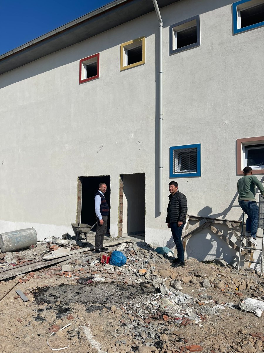 sirnakmem73's tweet photo. İl Milli Eğitim Müdürümüz Sayın Mirza TETİK, Cizre Sur Mahallesinde yapımı devam eden 8 derslikli okul inşaatında denetim ve incelemelerde bulundu. Sayın Müdürümüze Cizre İlçe Milli Eğitim Müdürü Sayın Şahan İKE eşlik etti. 

@tcmeb @valiosmanbilgin @SirnakValiligi @mirzatetik78 https://t.co/Hz6QBVPHXx
