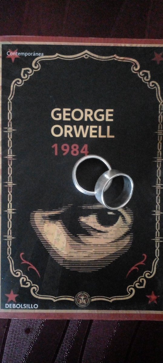 Xclusively9's tweet image. &apos;Quizás uno no quería tanto ser amado como ser comprendido&apos;. 

George Orwell 

1984
