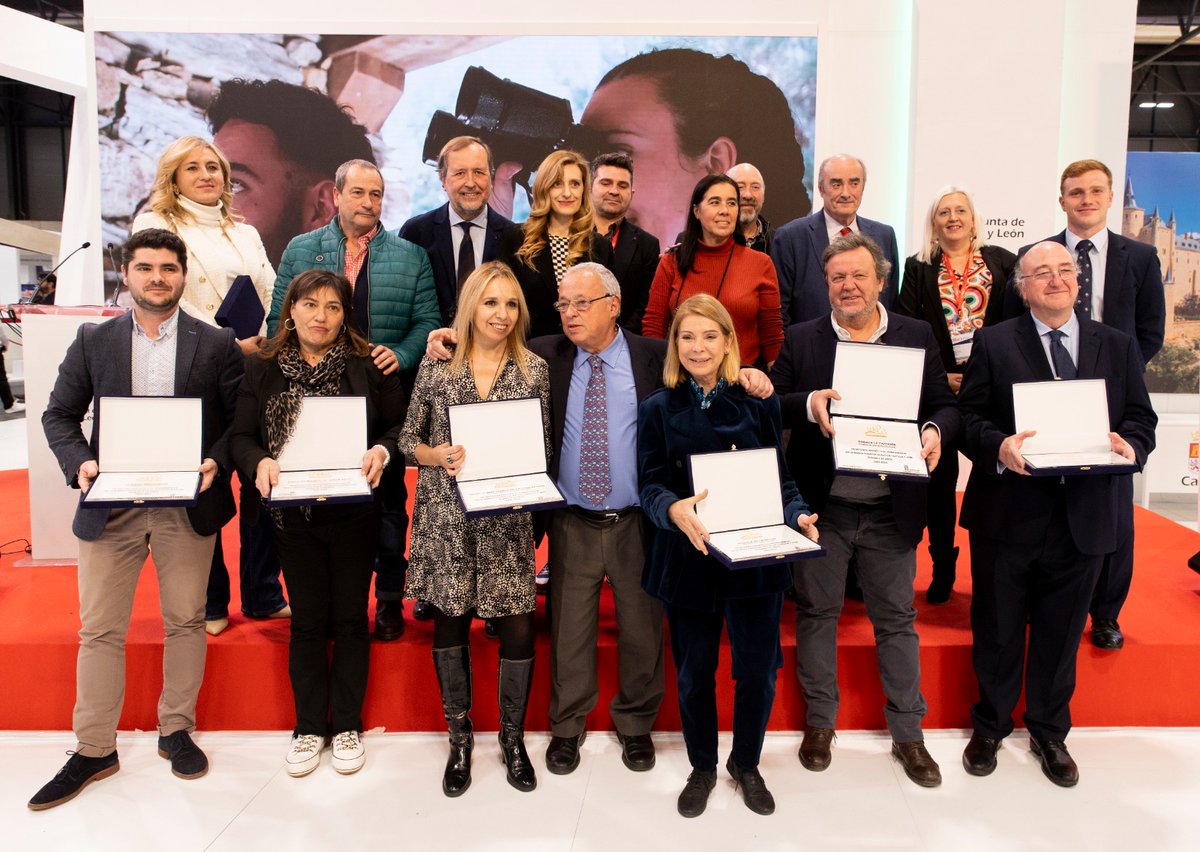 CyLEsVida's tweet photo. ¡La mañana en #FITUR2023 promete si de lo primerito que tenemos son nuestras Posadas Reales!
¿Las conoces? ¡Son establecimientos preciosos en lugares con encanto de nuestro entorno rural!
💁🏻‍♀️ https://t.co/NXz1nv94kZ https://t.co/Xq3u1CrrXV