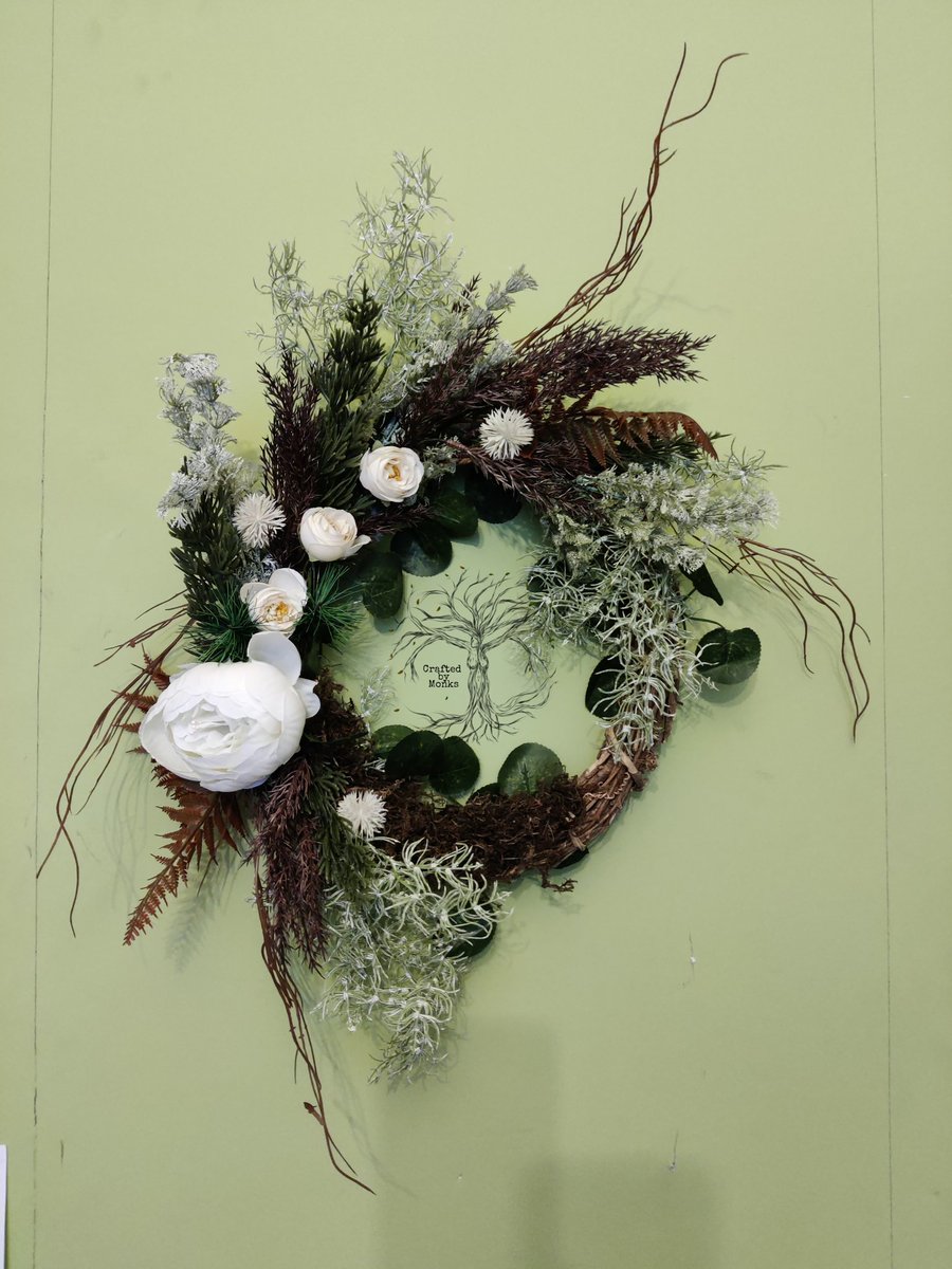 Wreaths are not just for Christmas time. 😍 
#handmade #everlasting #doordecor