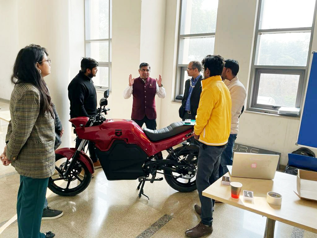 StpiEpDelhi's tweet photo. #Startups @electropreneur Park Delhi participated in The Industry Day organized by The ECE Dept. @IIITDelhi  on 21st Jan 2023 to interact with industry experts &amp; showcase their #ESDM products. 

@GoI_MeitY #MakeInIndia #STPIINDIA https://t.co/8vuLoYiRQe