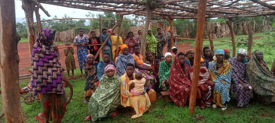 rutanacnddfdd's tweet photo. #Burundi kurabirahamwe uko umwaka uheze wa 2022 wagenze no kurabira hamwe ico kogwa kugira abenegihugu bahurumbire @CnddFdd nivyo vyaranze kuruyu wa 21/1/2023 mu nama yatunganijwe mu bucimbiri bwose bugize Intara nziza ya Rutana @nancymutoni https://t.co/zD873LslIW