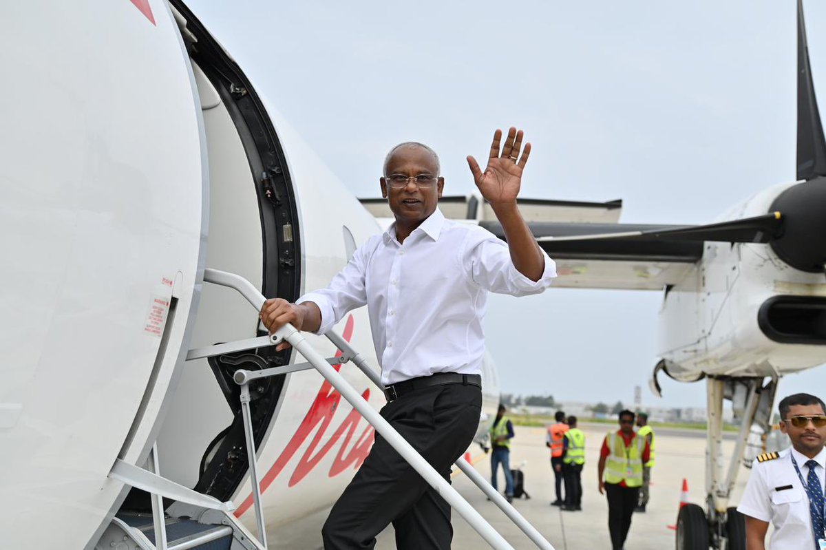 abdulla_shahid's tweet photo. #MDPKuriah | Leaving to FuvahMulah, GDh Thinadhoo, and GA Villingili with President @ibusolih 

#Ibu2023 https://t.co/2Mox8v17j1