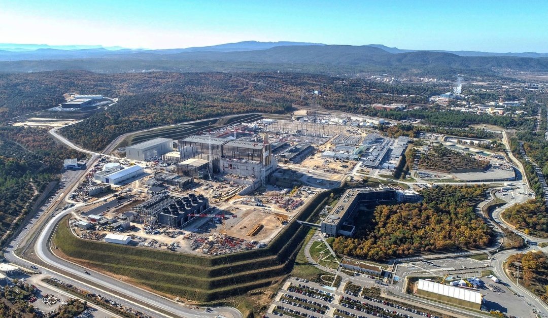 De natte droom van de kernfusie.
2007->2025->2050 start bouw Demo 
20 miljard ->
Problemen met las werkzaamheden