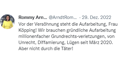 PoGeSachsen's tweet photo. Die Timeline von #RommyArndt ist voll mit Inhalten der postfaktischen und verschwörungsdemagogischen Blase. Alternative Meinungen: Ja!
Alternative Meinungen auf Basis alternativer Fakten: Nein!
Diese Frau hat im #ÖRR nichts verloren, @MDRAktuell. @MDRpresse https://t.co/KDc7GytI4O
